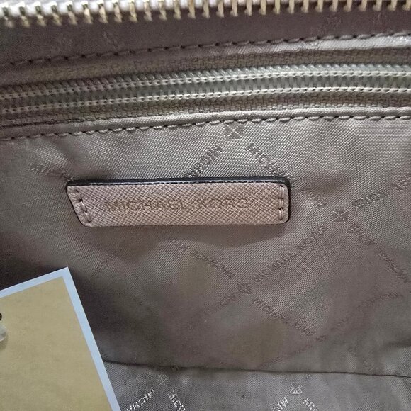 Michael Kors Selma Stud Medium Messenger Crossbody Ballet Pink - Picture 8 of 10